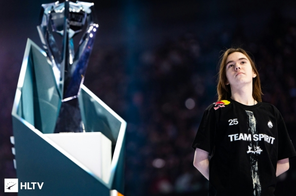 S11入围赛小组赛最终名次决出，LNG携手DFM直接晋级