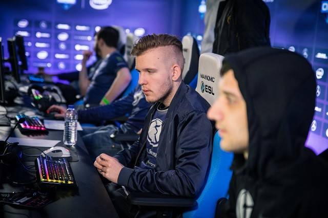 Monte 签下 hAdji 和 afro 直到赛季结束