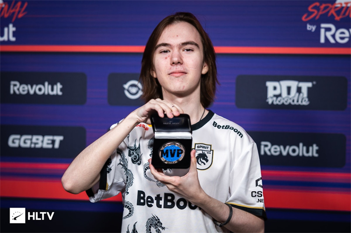 今日FNC官方发布公告，下路双人组选手Upset和Hylissang确诊新冠